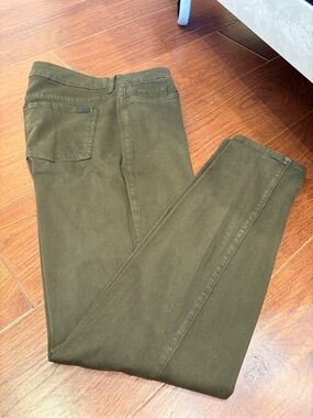 Women’s Skinny Jeans in Olive Green
